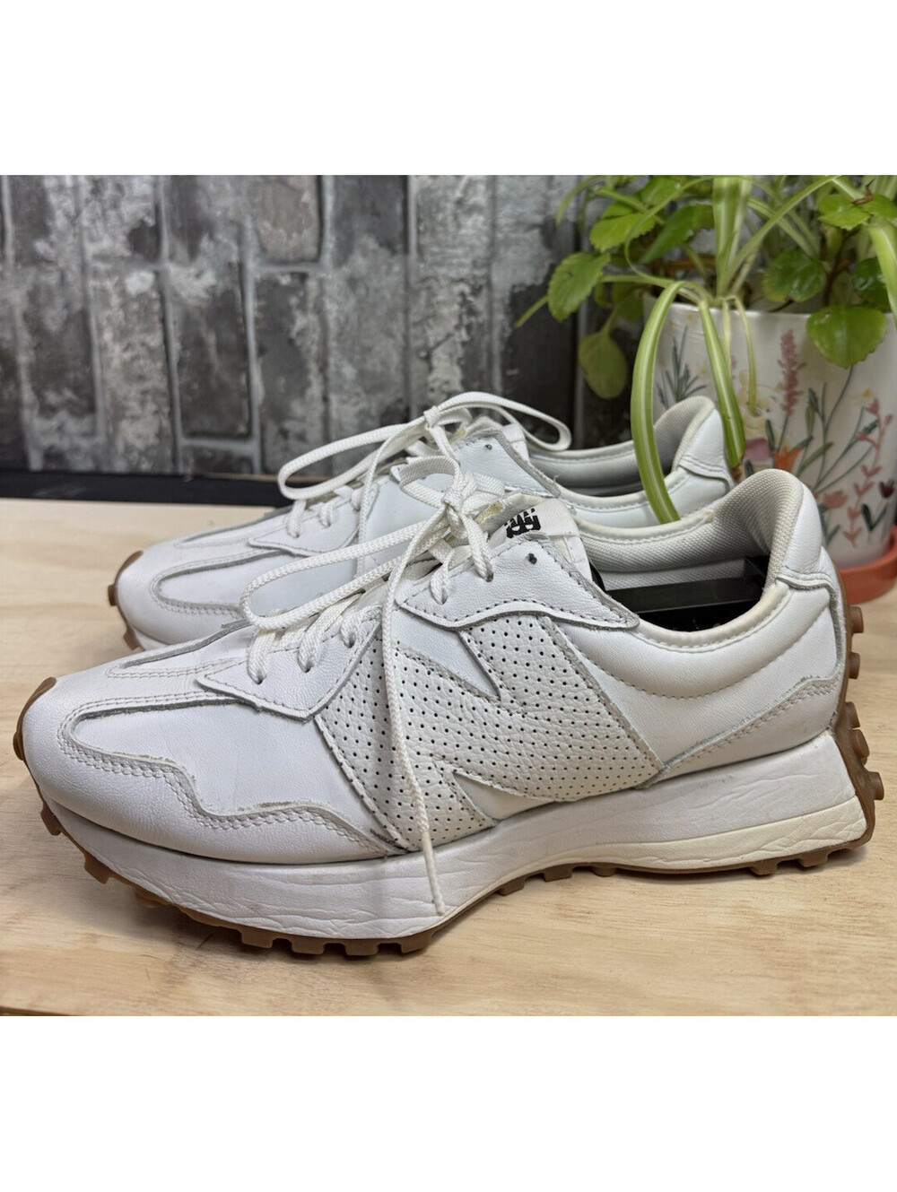 New Balance 327 WS327LS Women’s Sea Salt/Black/Gum Low Top Lace-Up Leather Logo